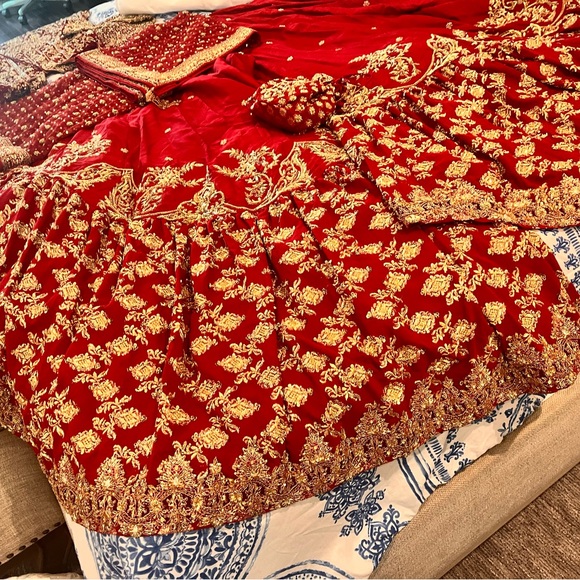 A gorgeous & Royal Embellished Bridal Outfit by Designer Faiza Saqlain - Picture 8 of 14